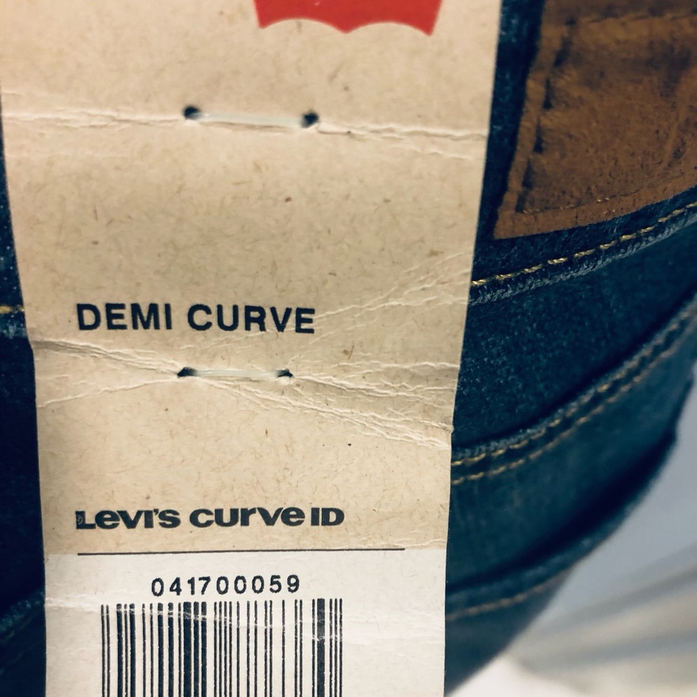 NWT Levi's Demi Curve Women's Mid Rise Straight Leg Jeans. Size 25 - Picture 9 of 11